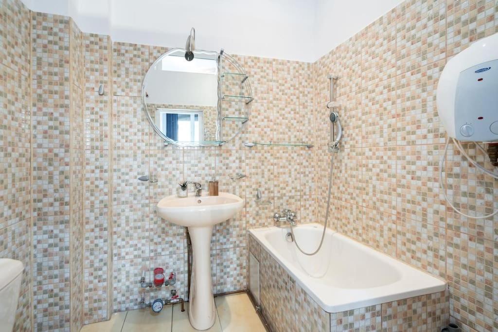 Galaxy Studio Near Bucharest Old Town المظهر الخارجي الصورة